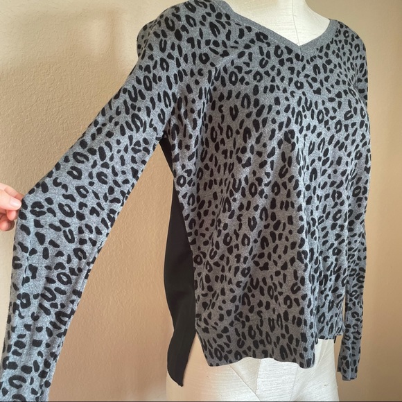 Ann Taylor Loft Grey Leopard Print Long Sleeve Top Size Small - Picture 7 of 13